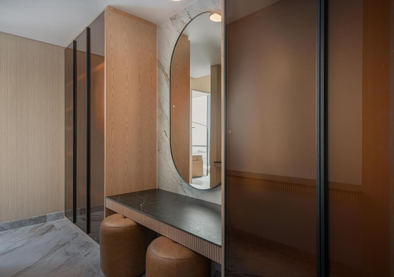 Joudyan Red Sea Mall Jeddah By Elaf Exterior photo A dressing table in a hotel room